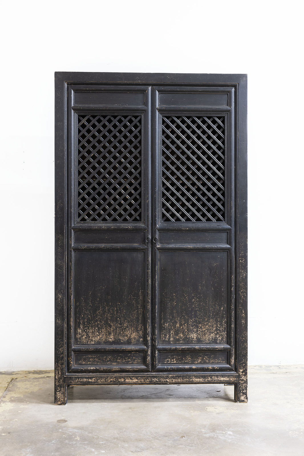 2-Door Black Lattice Screen Cabinet